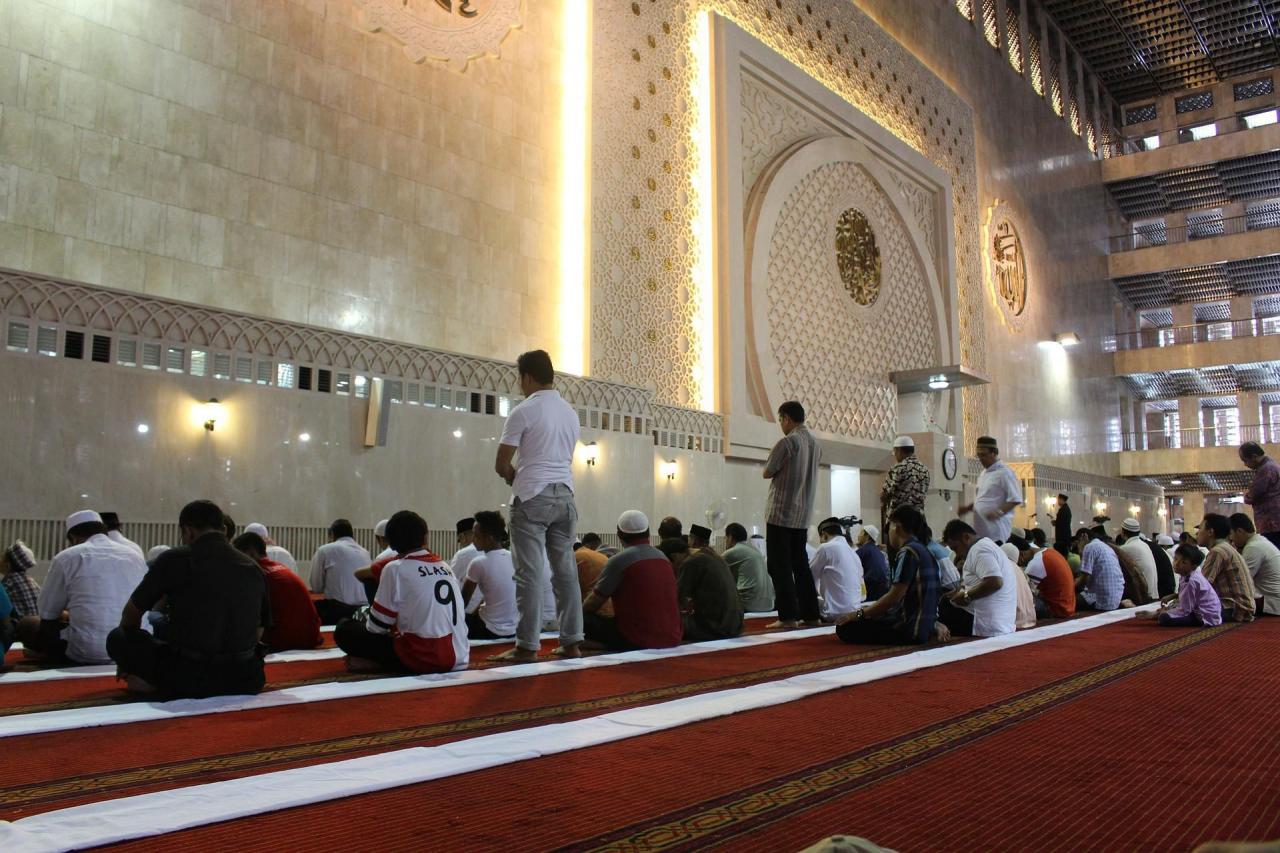 niat sholat berjamaah di masjid terbaru