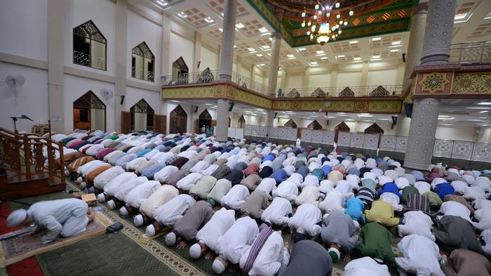 niat sholat berjamaah di masjid